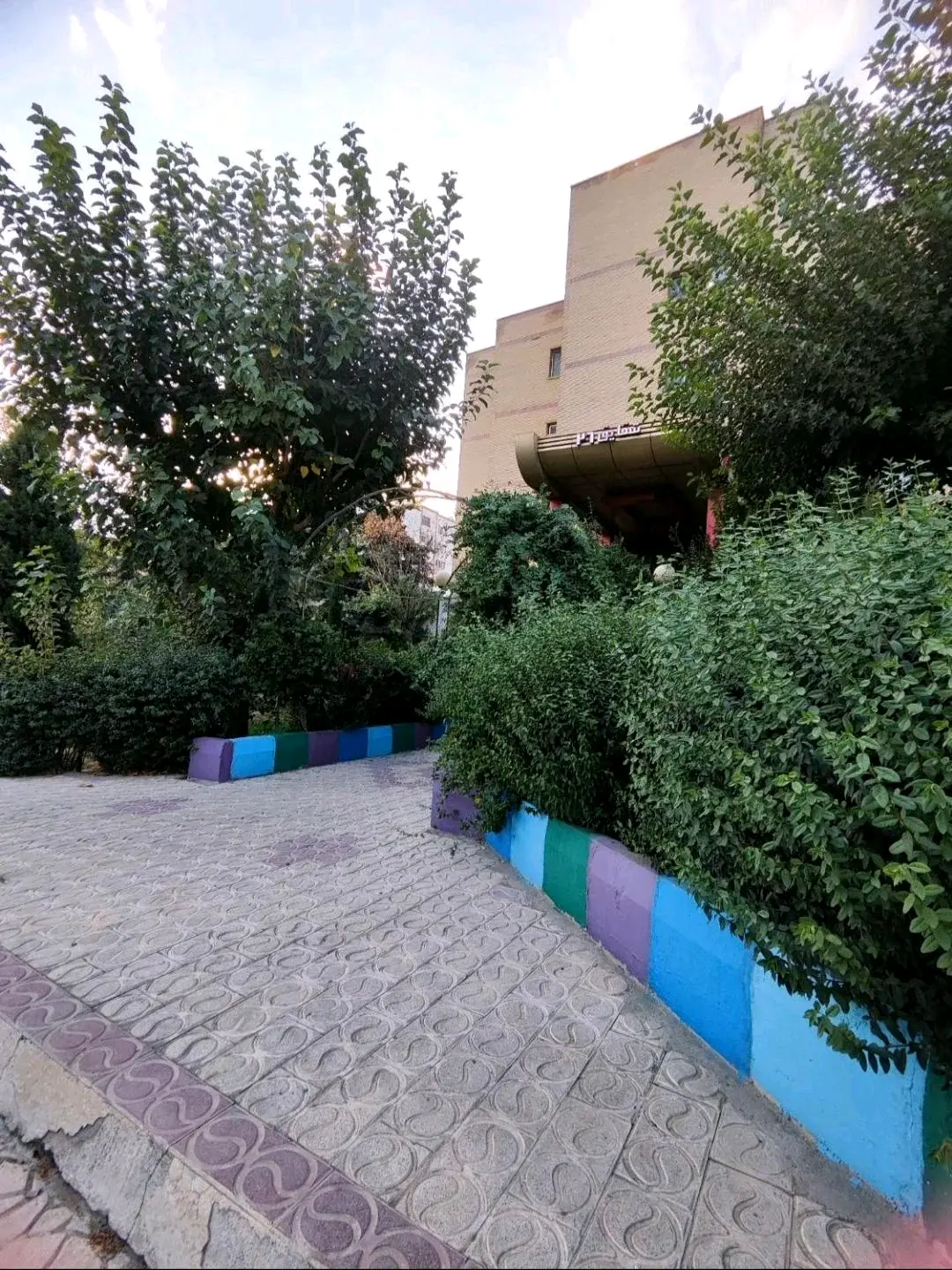 اجاره آپارتمان 110 متری شقایق شهرک بهشتی