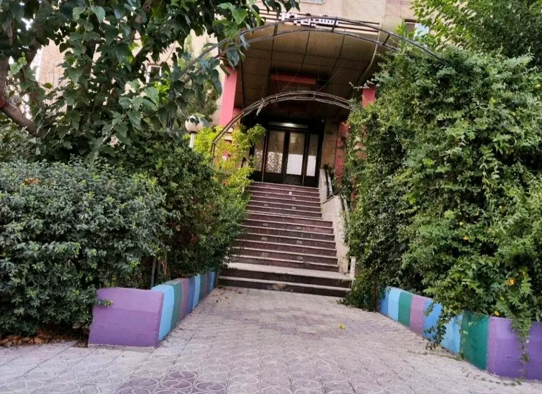 اجاره آپارتمان 110 متری شقایق شهرک بهشتی