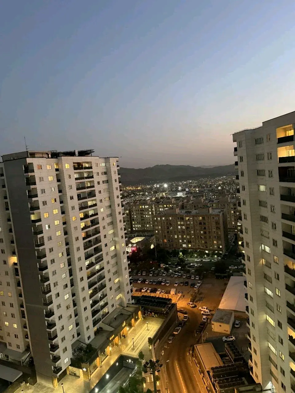 فروش آپارتمان 84 متری برج آسمان غربی شهرک بهشتی